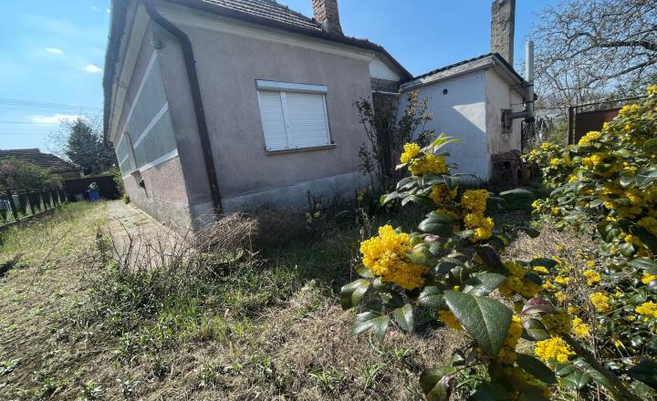 MH296-Zľava 4000,-EUR!Na predaj zachovalý rodinný dom s veľkým pozemkom