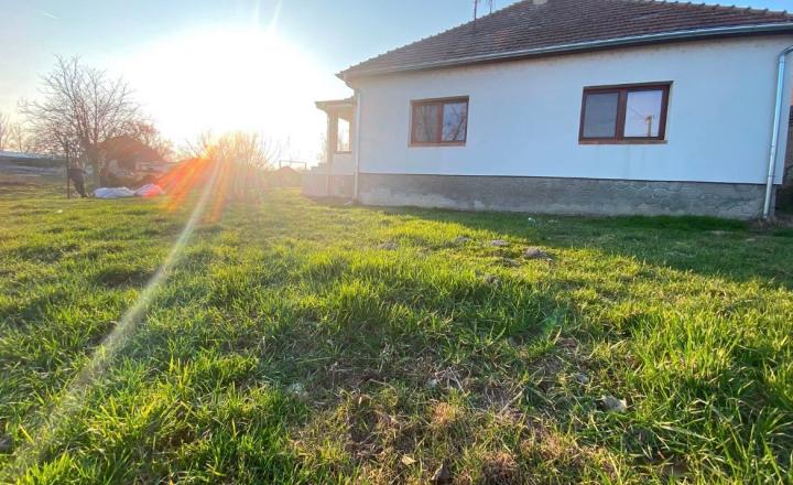 MH300- Exkluzívna ponuka!-Na predaj zrekonštruovaný rodinný dom v Zlatnej na Ostrove! - fotografia 4